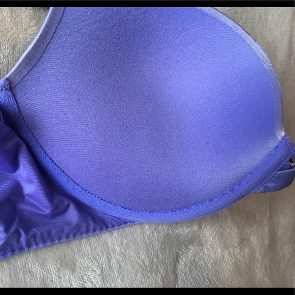 VIctoria Secret very sexy push up bra - Picture 5 of 5